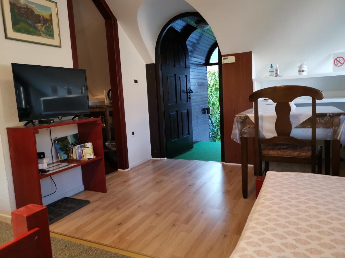 Apartmaji Mak Jesenice Dış mekan fotoğraf