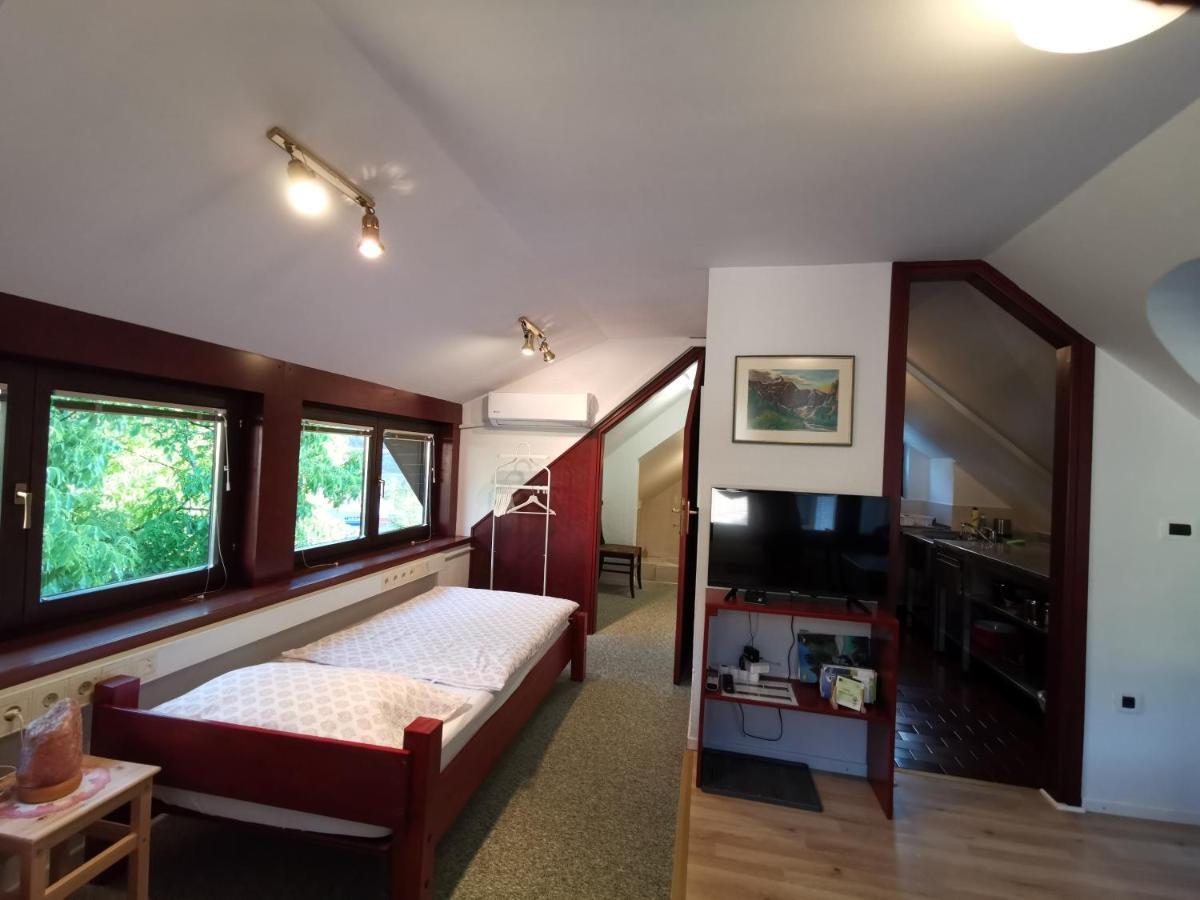 Apartmaji Mak Jesenice Dış mekan fotoğraf