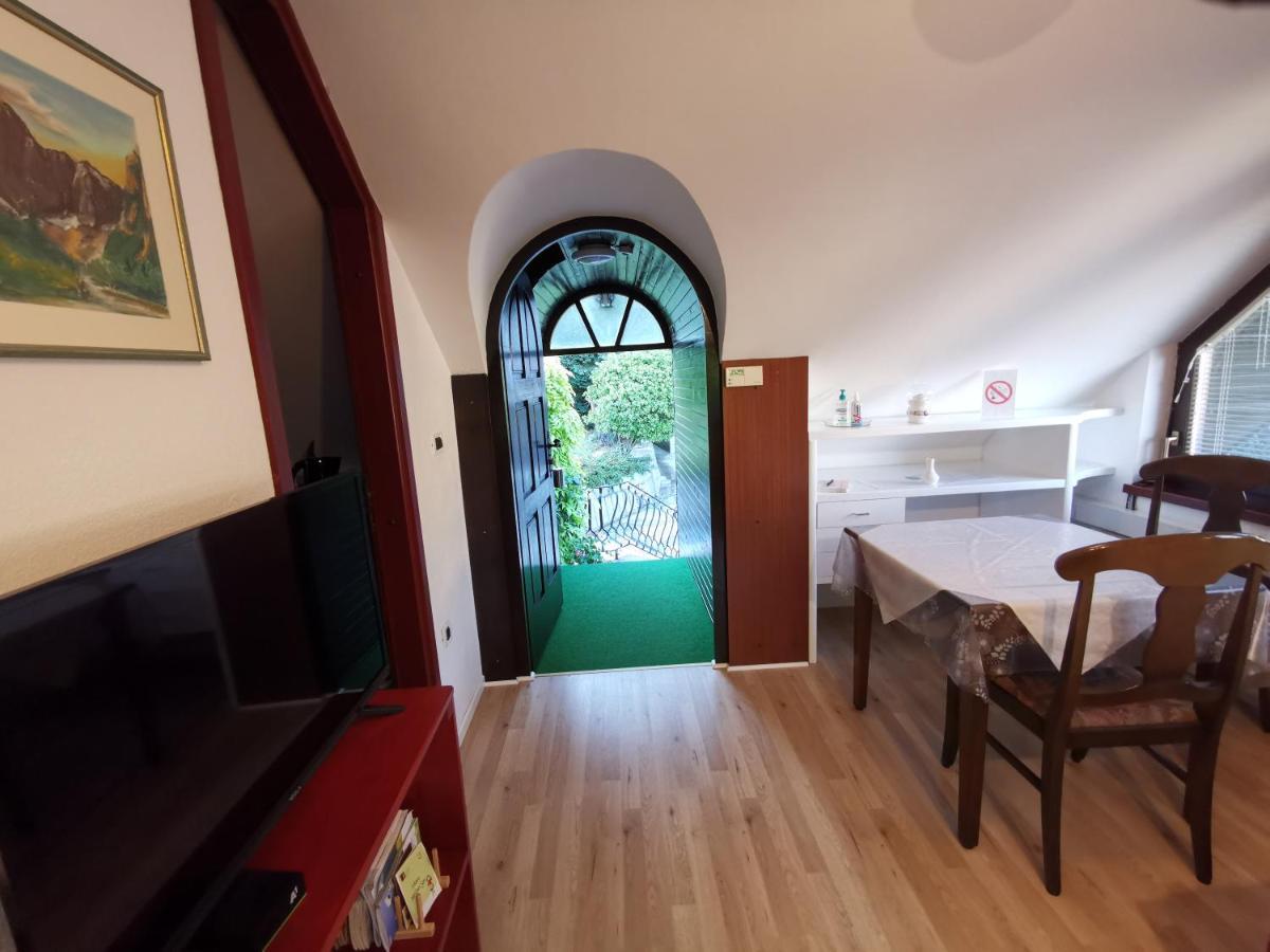 Apartmaji Mak Jesenice Dış mekan fotoğraf