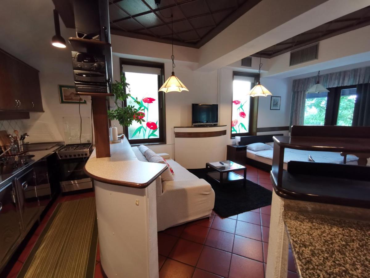 Apartmaji Mak Jesenice Dış mekan fotoğraf